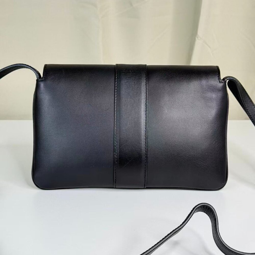 Gucci GG Logo Black Leather Crossbody Bag with Gold Hardware - Picture 3 of 9